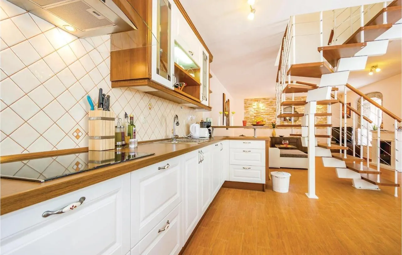 3 Bedroom Lovely Home In Bregi Opatija